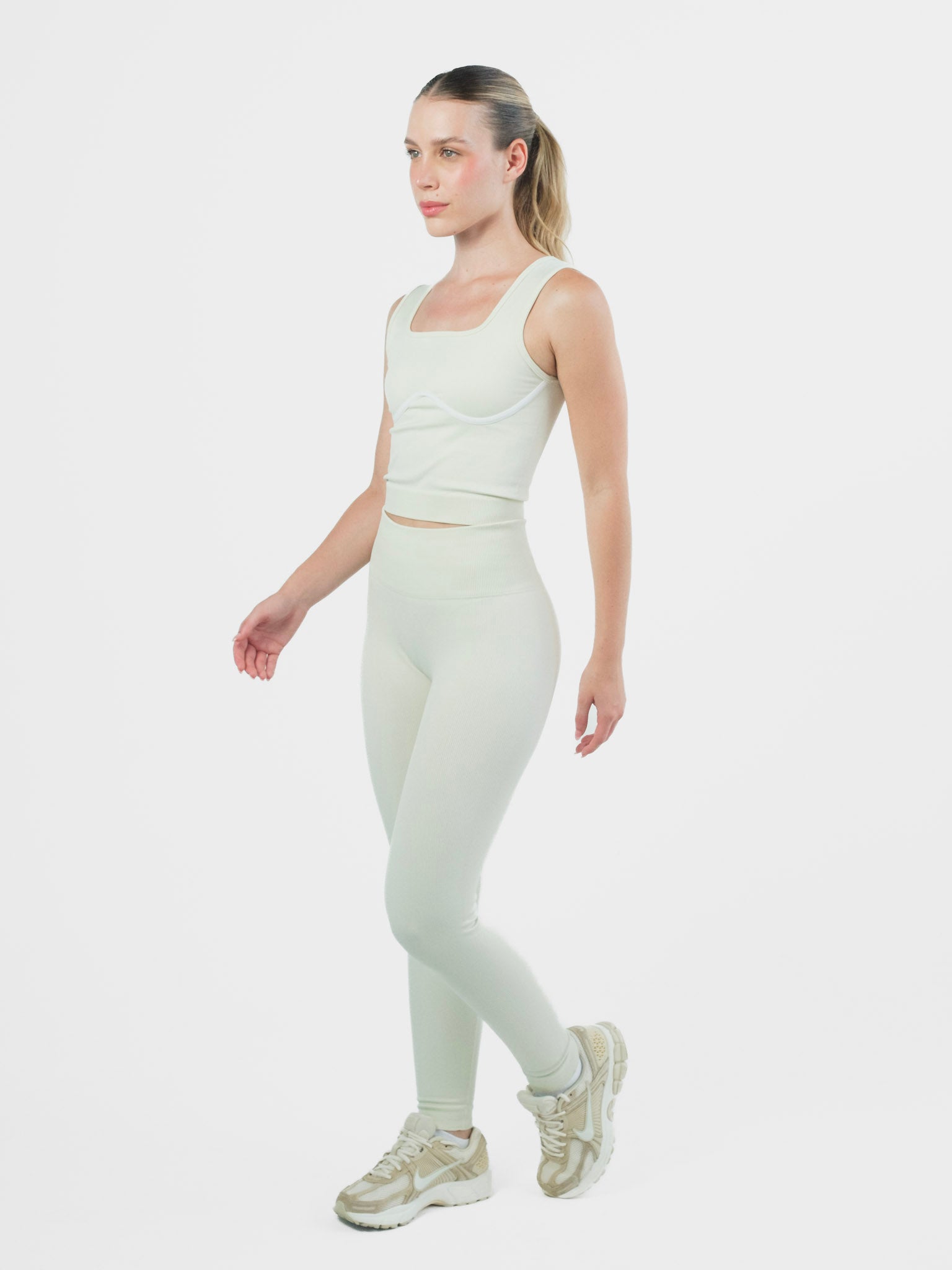 Conjunto Strive Flow vainilla